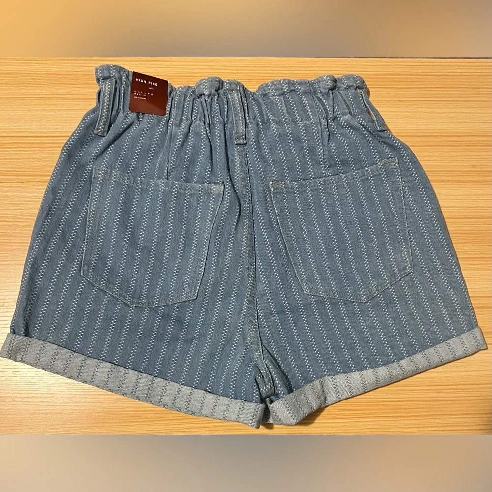 Nature Denim High Rise Striped Paperbag Waist Shorts Blue Size L Resort Cruise - Picture 3 of 8